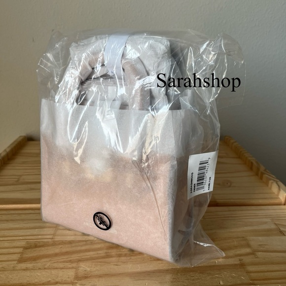 🌼Michael Kors Purse - Picture 14 of 14